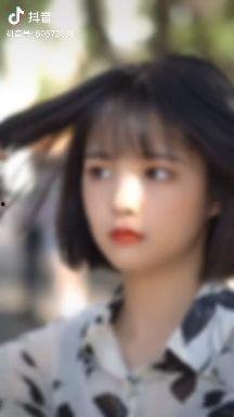 抖音网红杨咩咩吃瓜